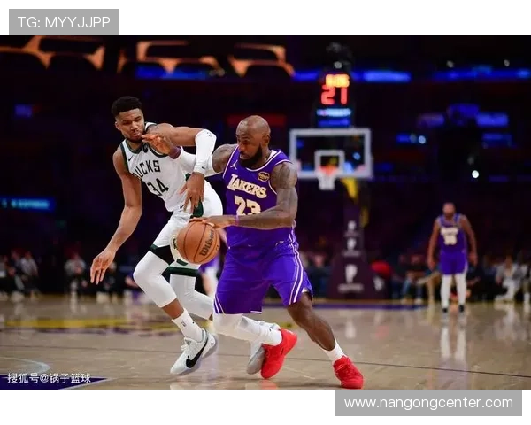 NBA季后赛最新动态：湖人和雄鹿迎来关键对决，詹姆斯与字母哥再度争锋